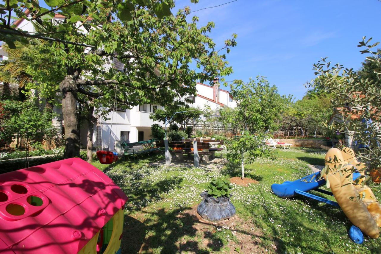 Modern Apartment Sabina With Nice Garden 波雷奇 外观 照片