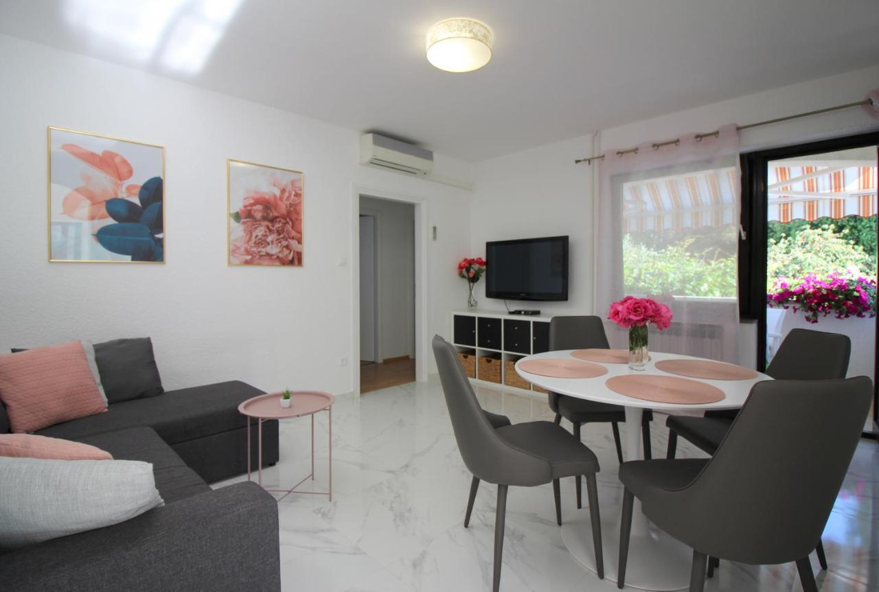 Modern Apartment Sabina With Nice Garden 波雷奇 外观 照片